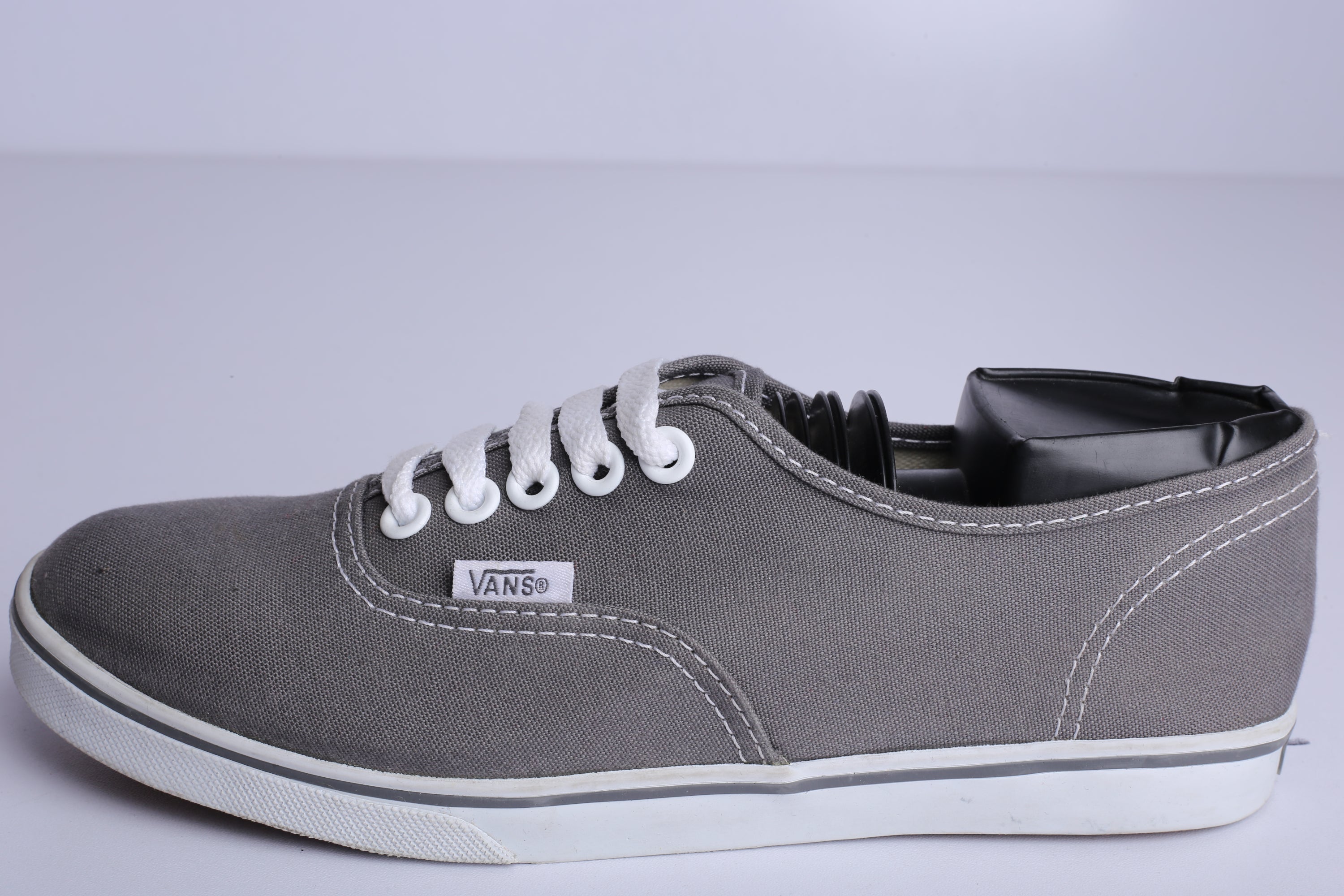 Grey vans off the wall hot sale