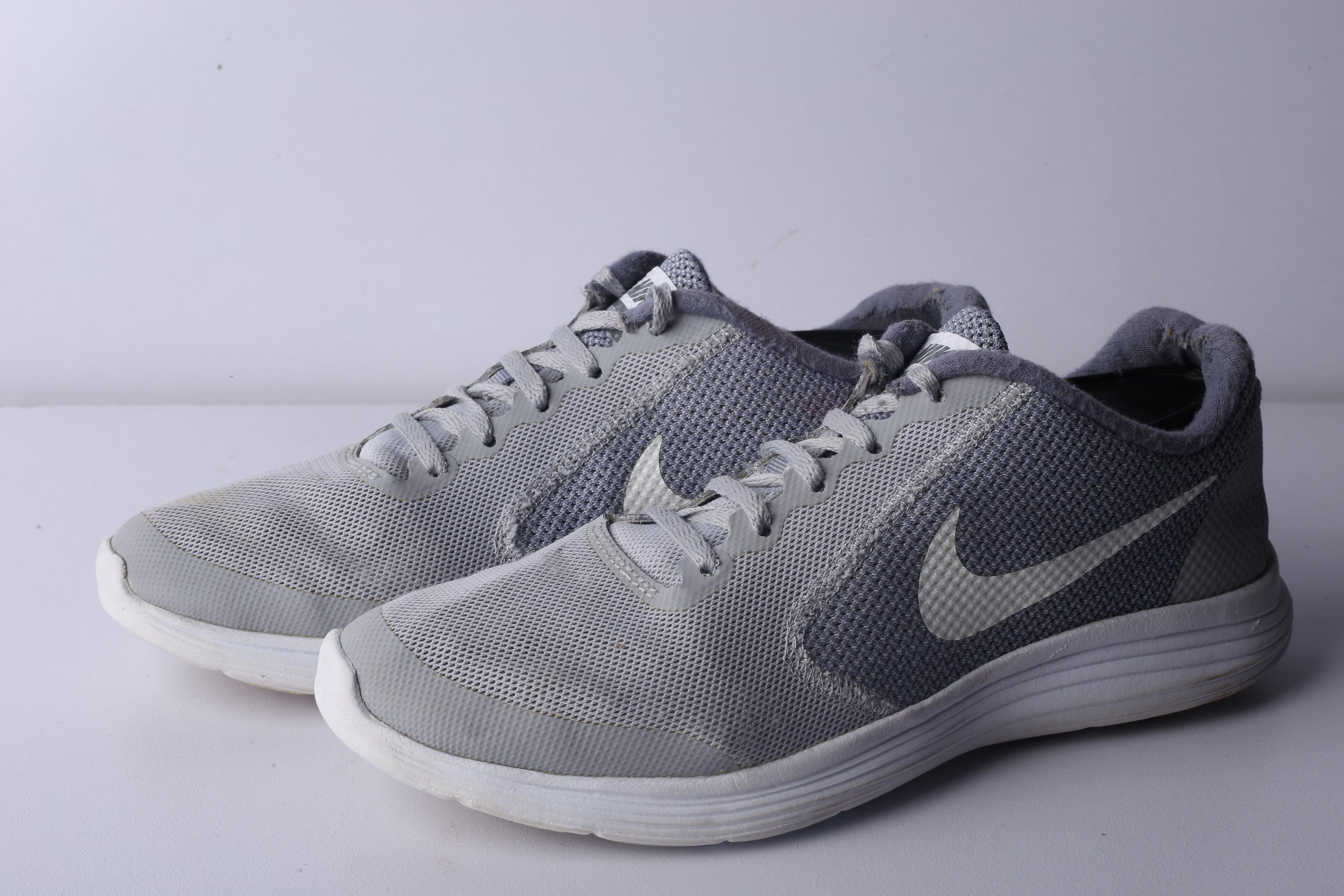 Nike Revolution 3 Running Thriftbros
