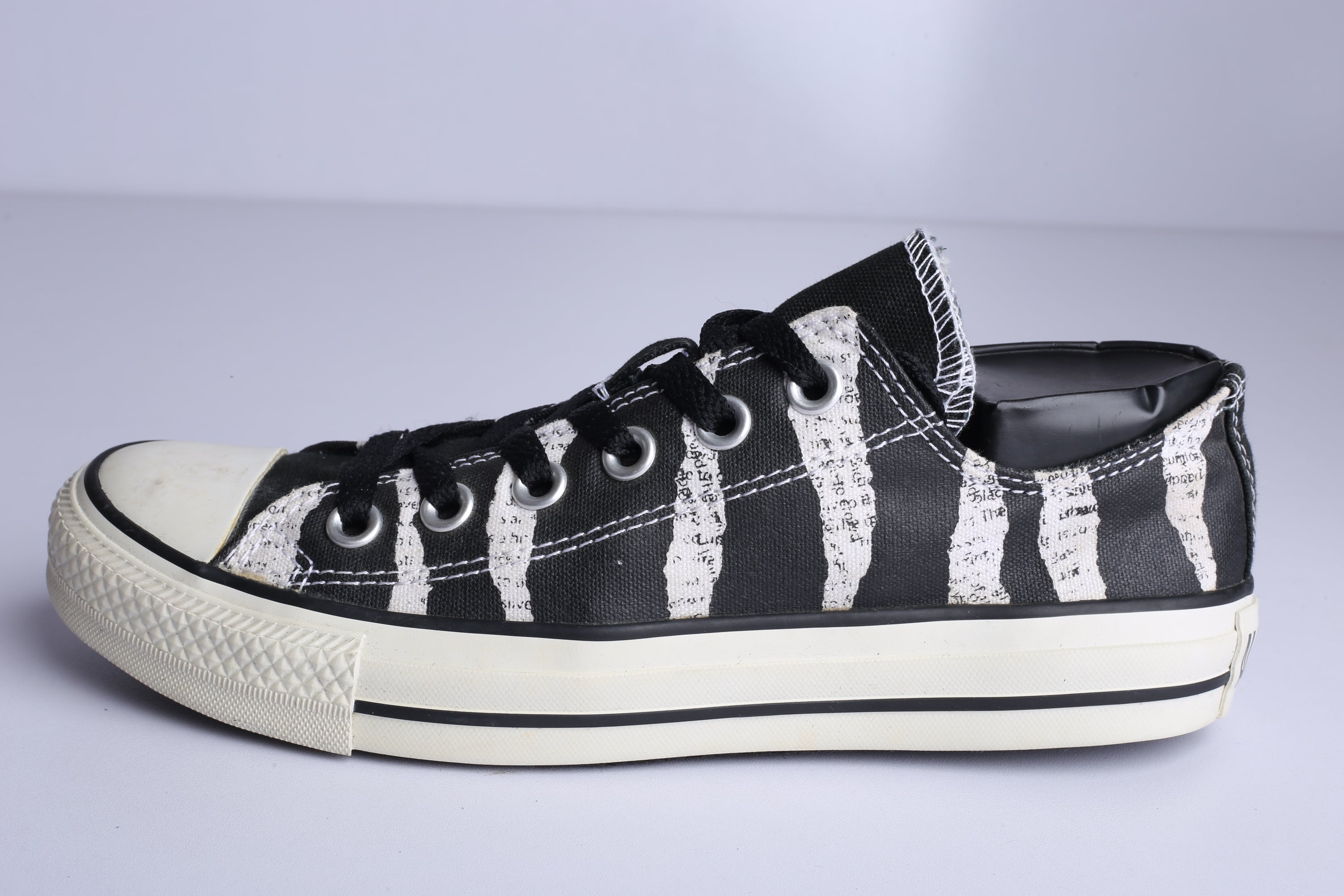 Chuck Taylor All Star Low Black Zebra Print  Sneaker - (Condition Premium*)