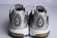 New Balance 725 Sneaker - (Condition Excellent)