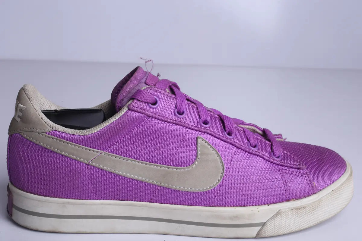 Nike Court Low Knit Sneaker - (Condition Excellent)