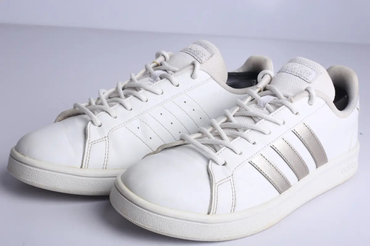 Adidas Super Star Sneaker - (Condition Excellent)