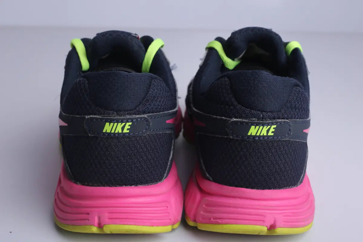 Nike Revolution 2 Running - (Condition Excellent)