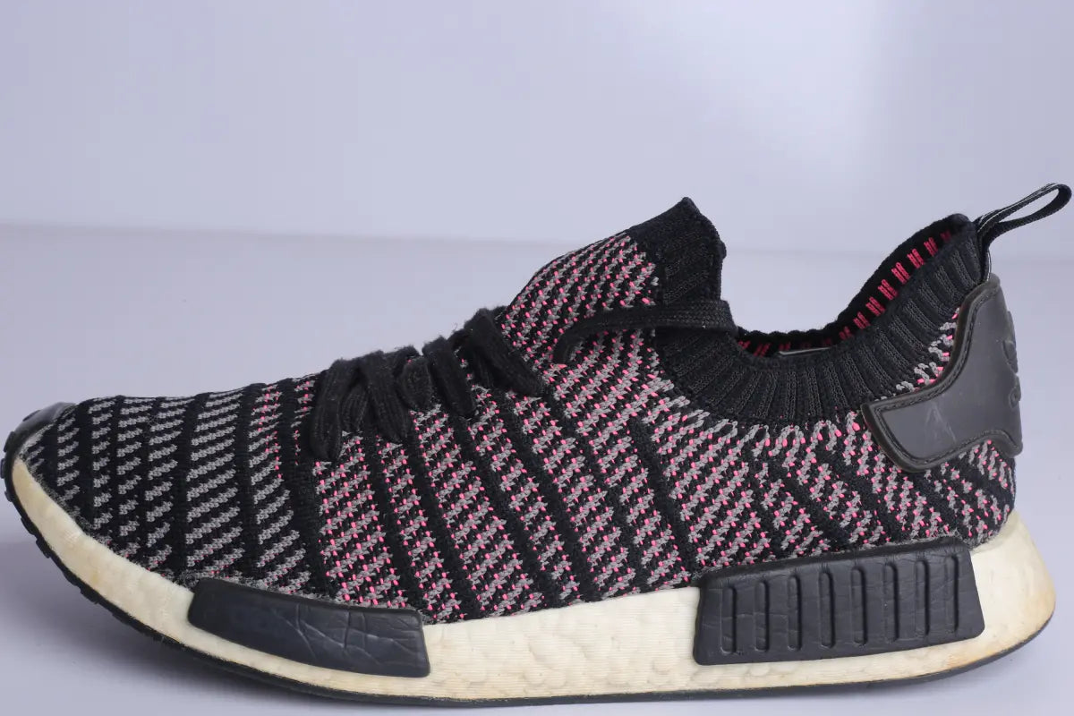Adidas NMD R1 Flyknit Sneaker - (Condition Excellent)